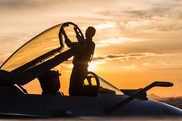 Des chasseurs chinois J-10B aux jeux militaires internationaux