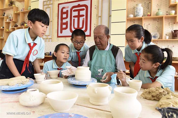 Des cours de poterie à Hohhot 