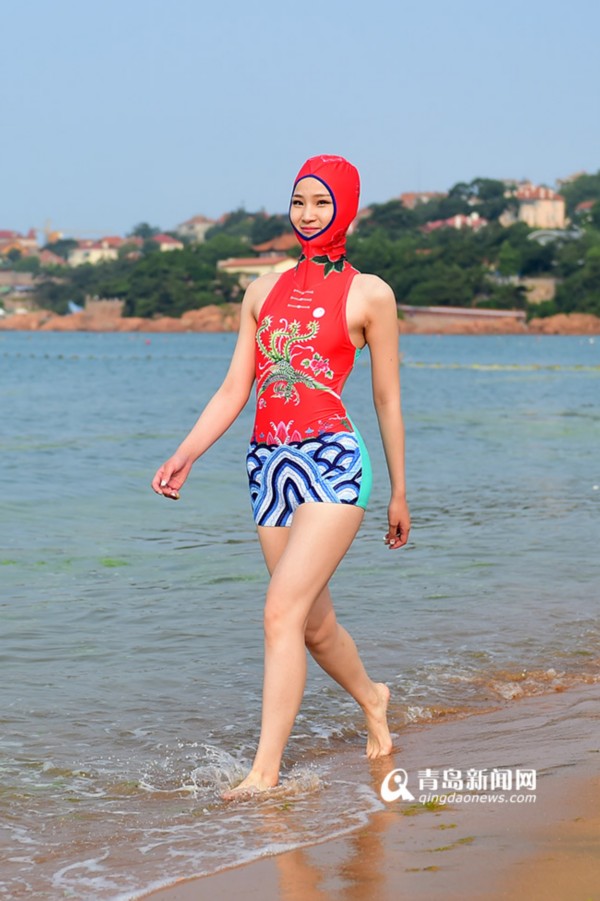 Le face-kini fait fureur sur les plages chinoises