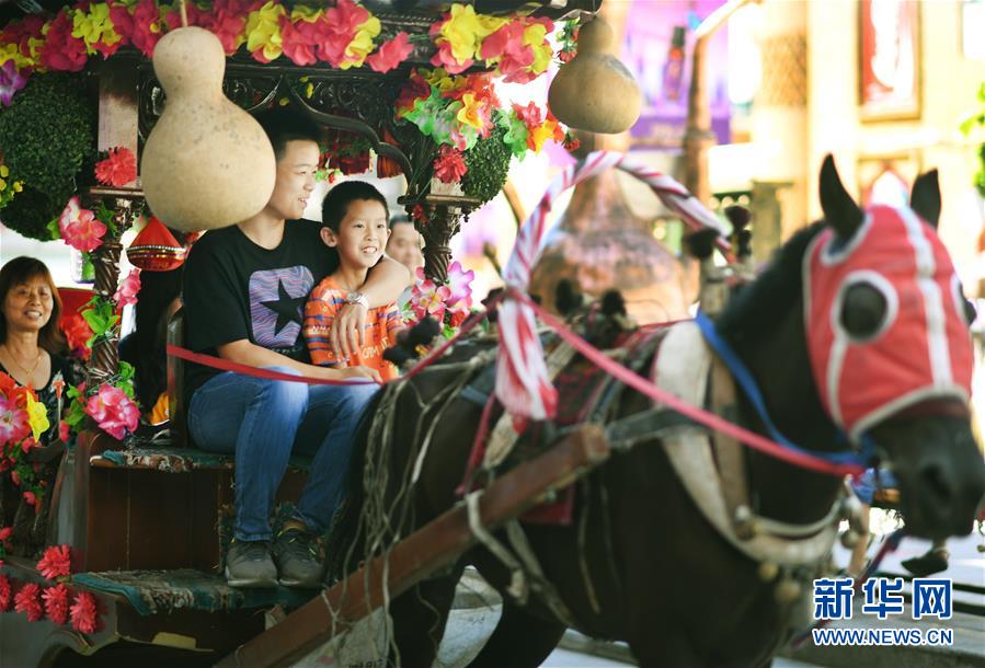 Haute saison pour le grand bazar du Xinjiang