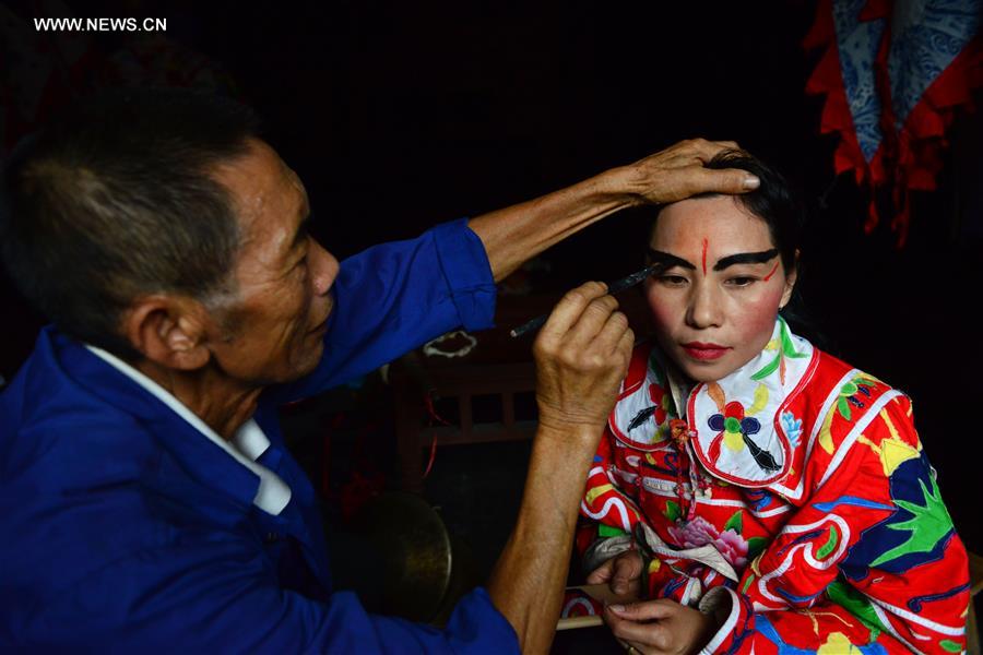 Opéra traditionnel?: spectacle gratuit dans le Guizhou