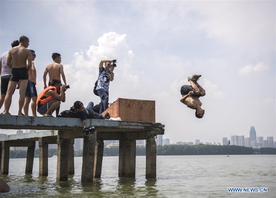 Wuhan?: l'art du plongeon pour se rafra?chir