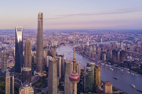 Des gratte-ciel à Shanghai, image prise le 6 juin 2017. (VCG)