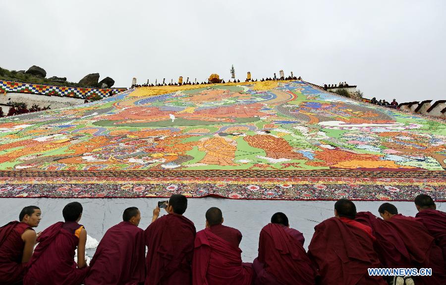 Chine : Lhassa célèbre le festival du Shoton