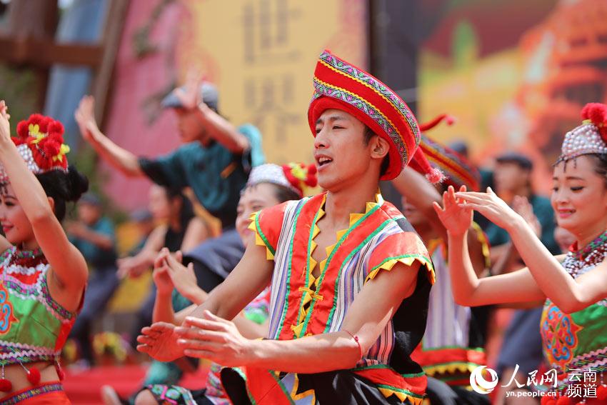 Photos : festival des noix dans un village du Yunnan