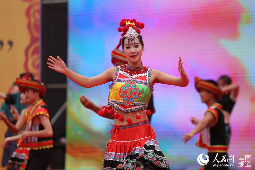 Photos : festival des noix dans un village du Yunnan