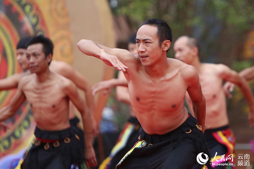 Photos : festival des noix dans un village du Yunnan