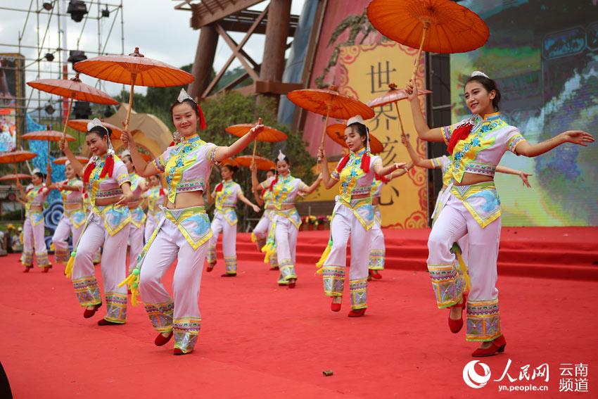 Photos : festival des noix dans un village du Yunnan