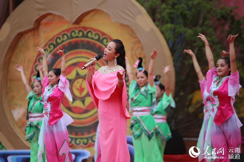 Photos : festival des noix dans un village du Yunnan