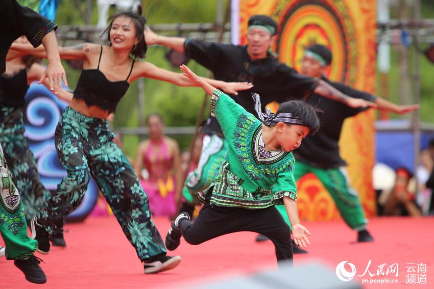 Photos : festival des noix dans un village du Yunnan