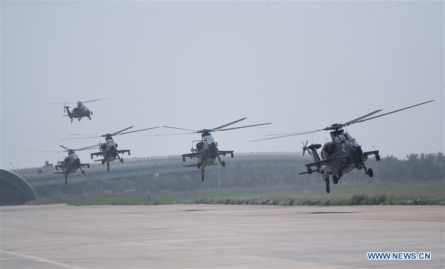 Tianjin re?oit la 4e exposition internationale d'hélicoptères