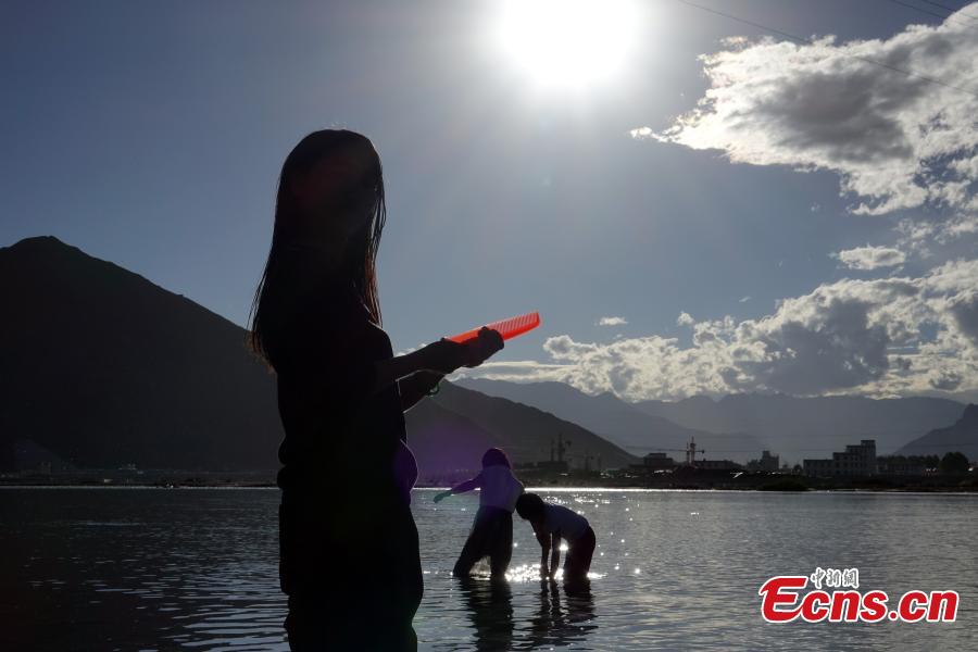 Grand festival de baignade au Tibet