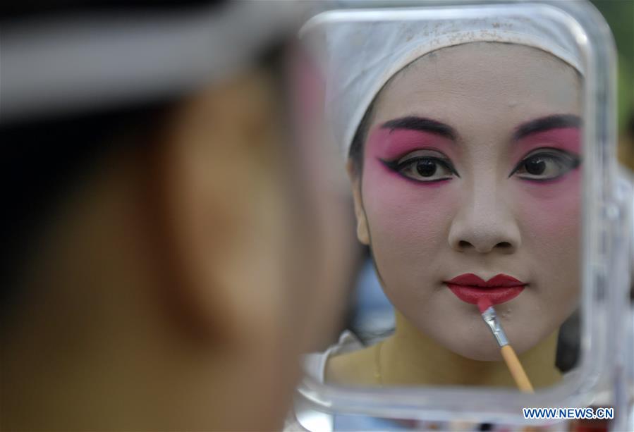 Chine : l'opéra des fleurs et tambours