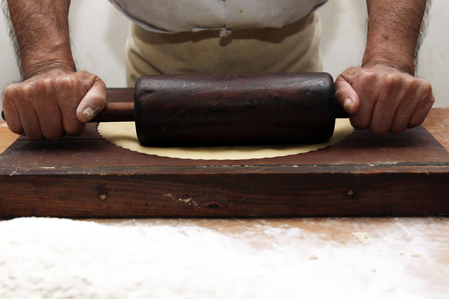 Un septuagénaire fait un tabac avec ses gateaux de lune