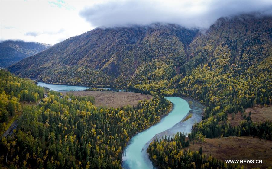 La beauté du Xinjiang en automne