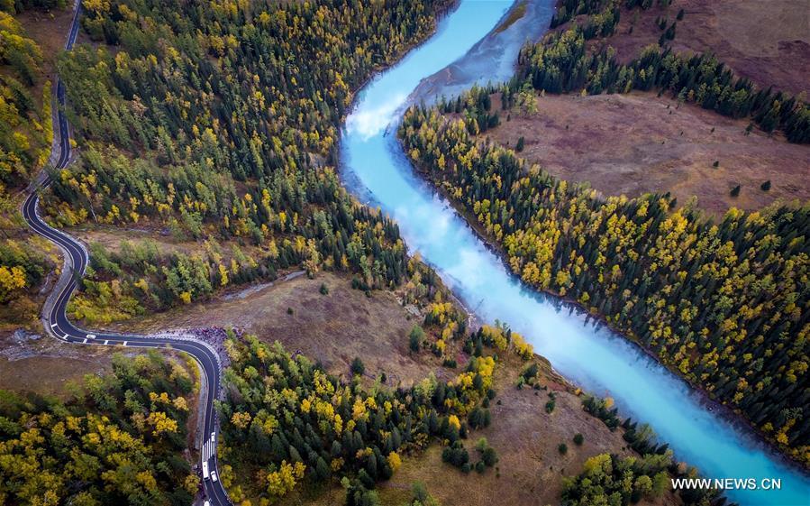 La beauté du Xinjiang en automne