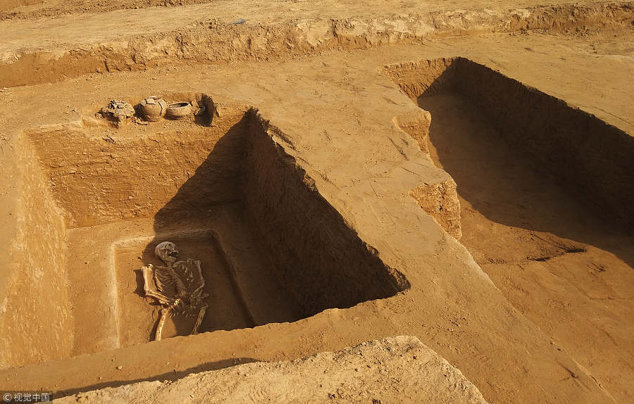 Découverte d'un complexe de 73 tombes anciennes dans le Henan