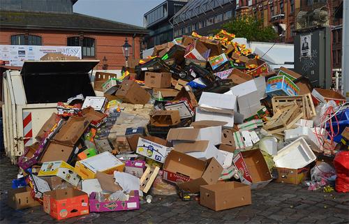 Les déchets d'emballage, face sombre de la Journée des célibataires