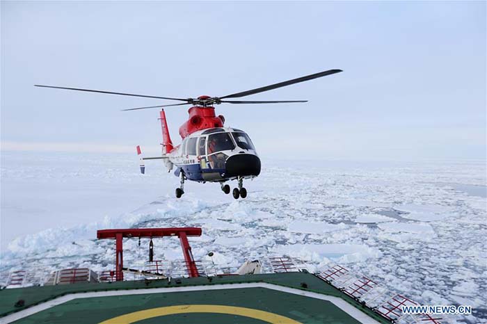 Expédition du brise-glace chinois Xuelong sur le cercle antarctique