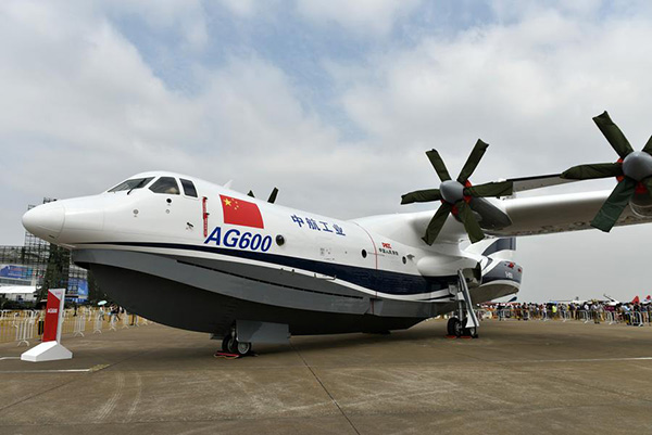 Le plus grand avion amphibie du monde prêt pour son vol inaugural