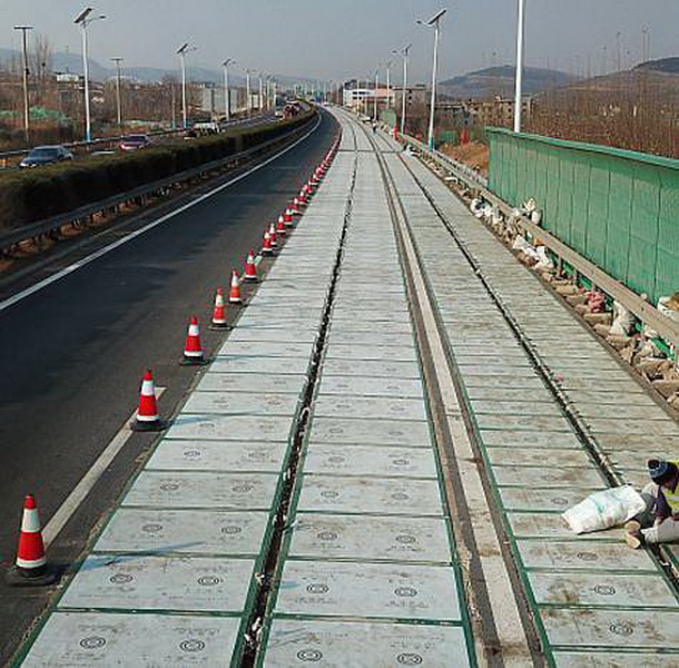 Chine : la première autoroute à énergie solaire bient?t ouverte au trafic