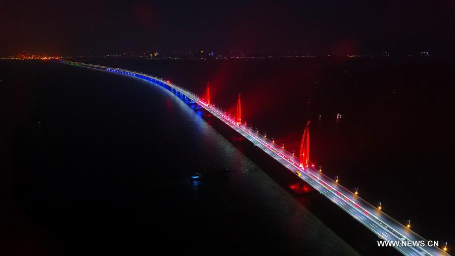 Achèvement des principaux travaux du plus long pont maritime du monde