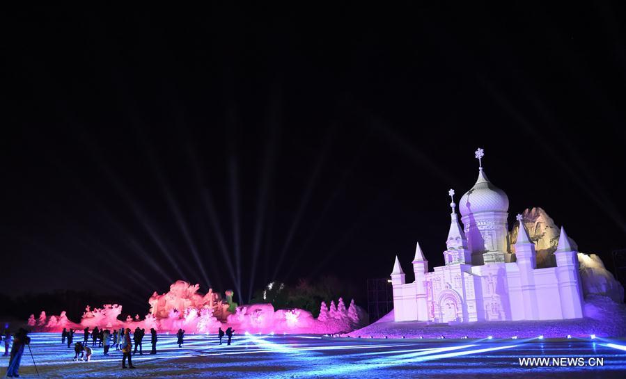 Spectacle de neige et de lumière à Harbin