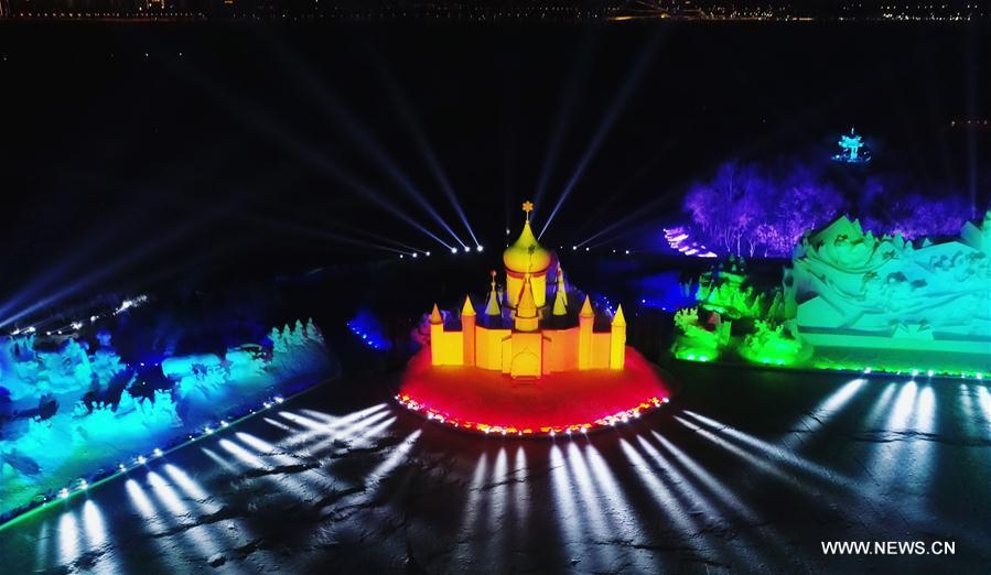 Spectacle de neige et de lumière à Harbin