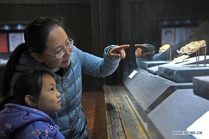 Exposition de bijoux de la dynastie Ming dans le Jiangxi