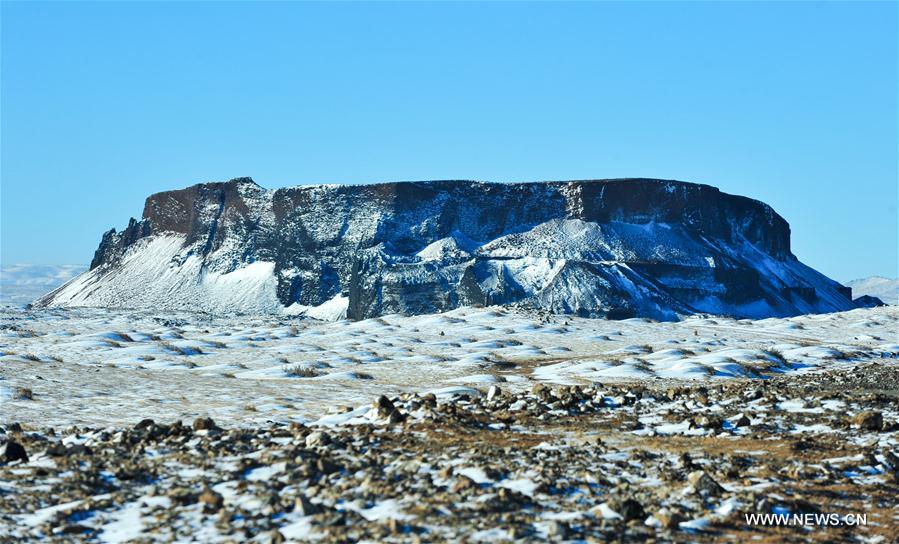 Mongolie intérieure : images de la cha?ne volcanique Ulan Hada