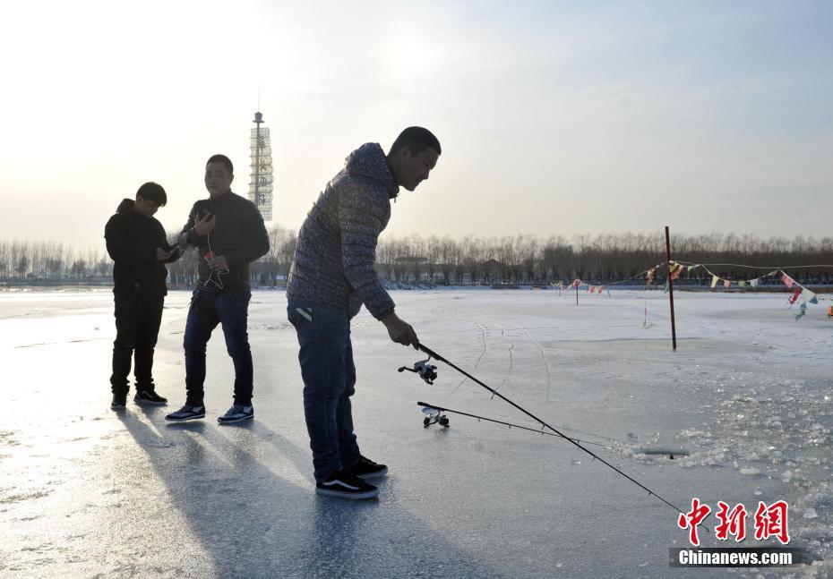 Hebei : le lac Baiyangdian en hiver