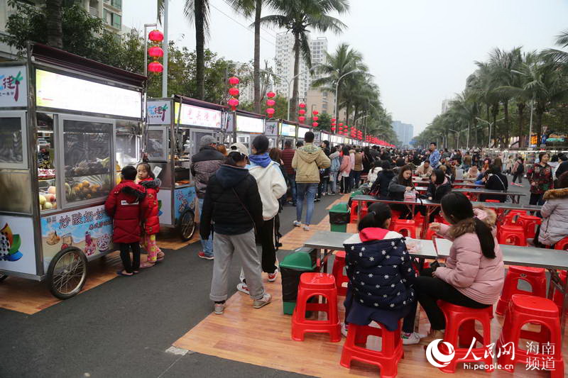 Hainan : vue aérienne d'un marché de nuit