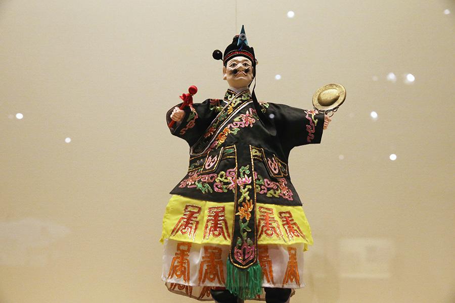 Exposition de marionnettes présentant une tradition ancienne chinoise