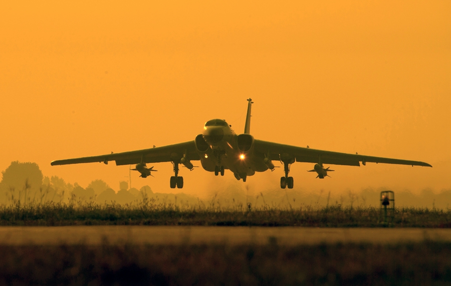 12 bombardiers H-6K envoyés dans un exercice à longue portée