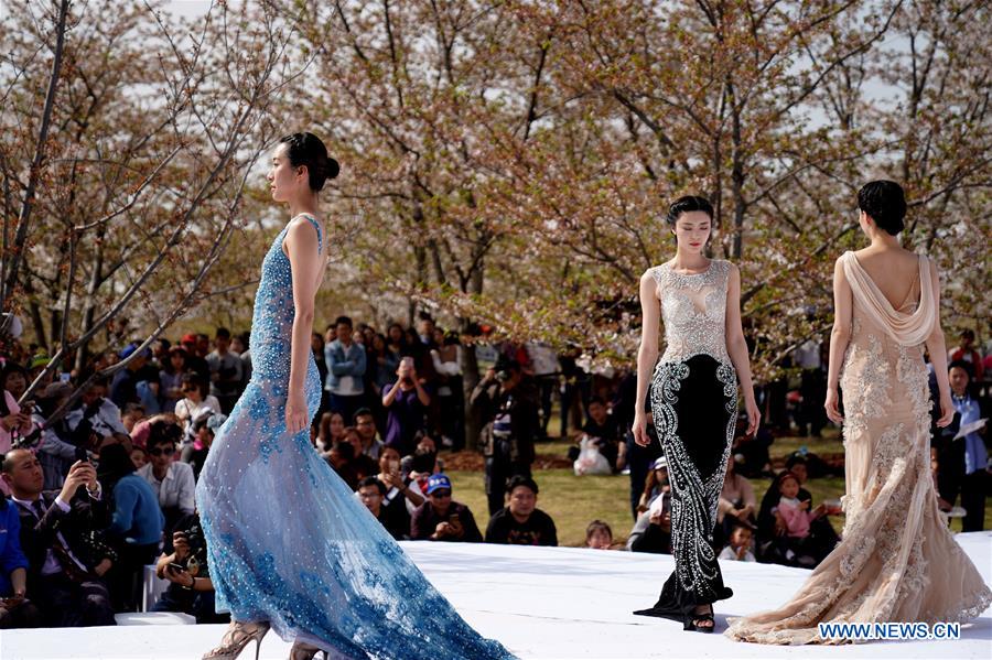 Défilé de robes d'été à Shanghai