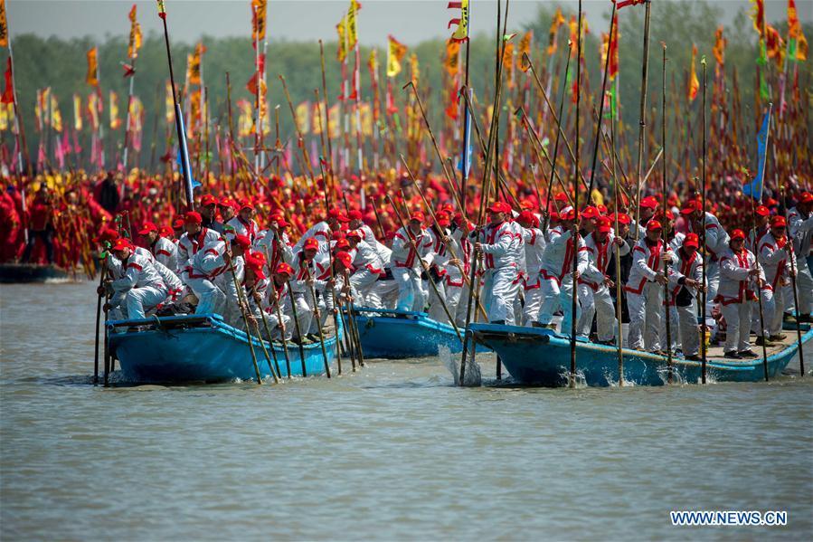 Le festival des bateaux de Qintong à Taizhou