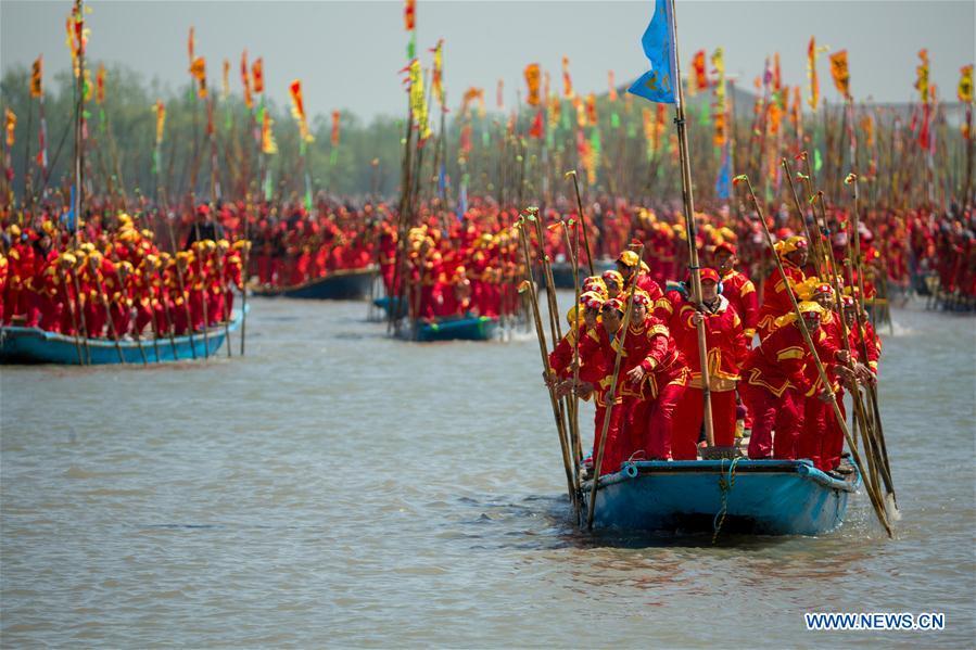 Le festival des bateaux de Qintong à Taizhou