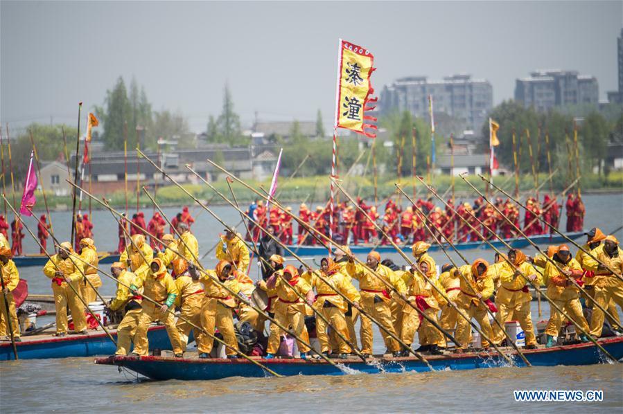 Le festival des bateaux de Qintong à Taizhou