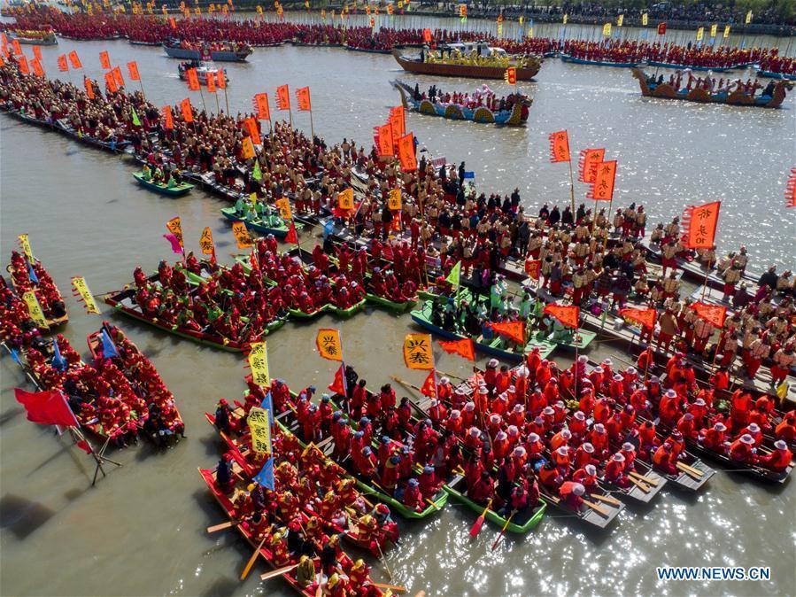 Le festival des bateaux de Qintong à Taizhou