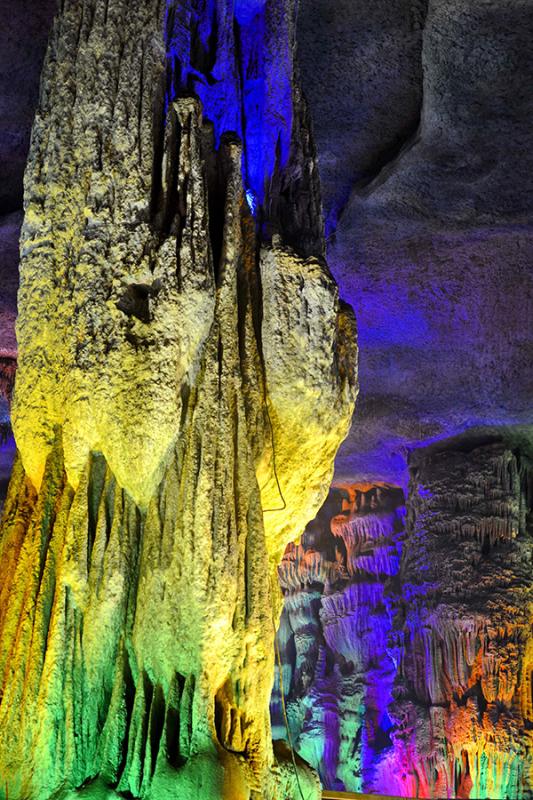 Une belle vue d'une grotte karstique dans l'est de la Chine