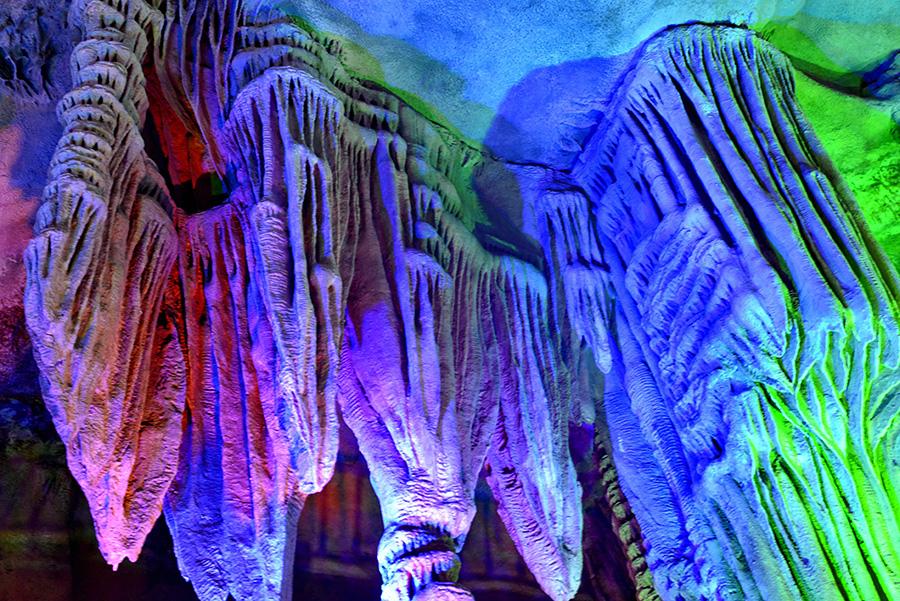 Une belle vue d'une grotte karstique dans l'est de la Chine