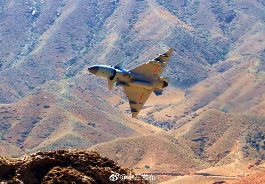 Chine : mise en service du nouvel avion de combat J-10C