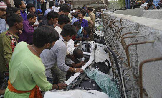 Inde : effondrement d'un pont en construction à Varanasi, au moins 12 morts