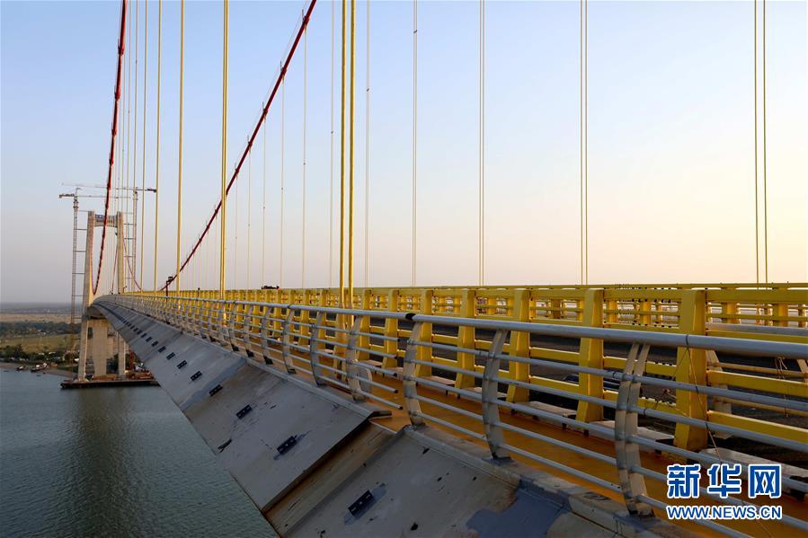 Mozambique : ouverture prochaine au trafic du pont maritime Maputo-Katembé