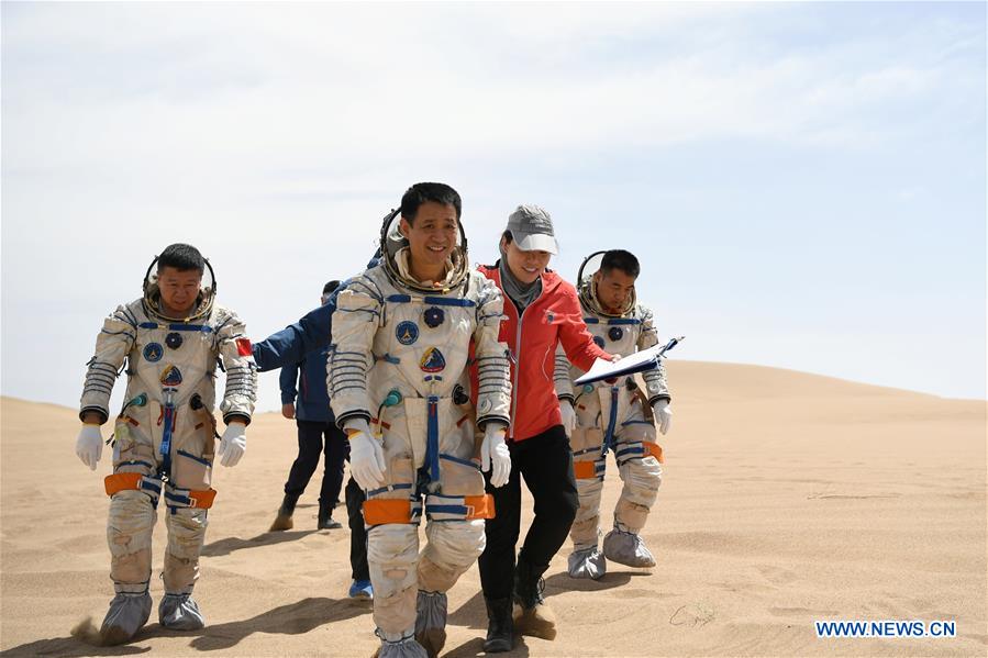 Les astronautes chinois achèvent leur entra?nement de survie dans le désert