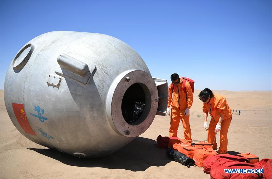 Les astronautes chinois achèvent leur entra?nement de survie dans le désert