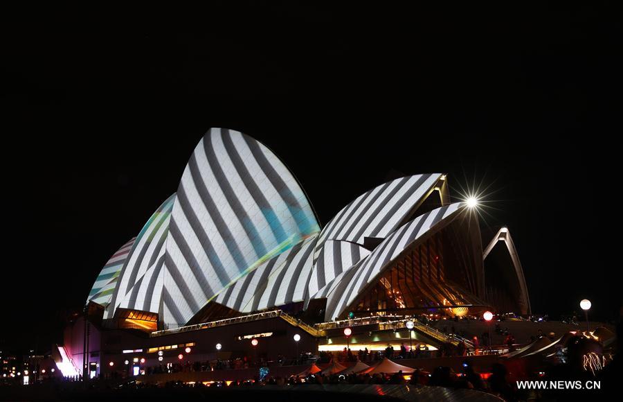 Australie : spectacle de lumières de l'Opéra de Sydney