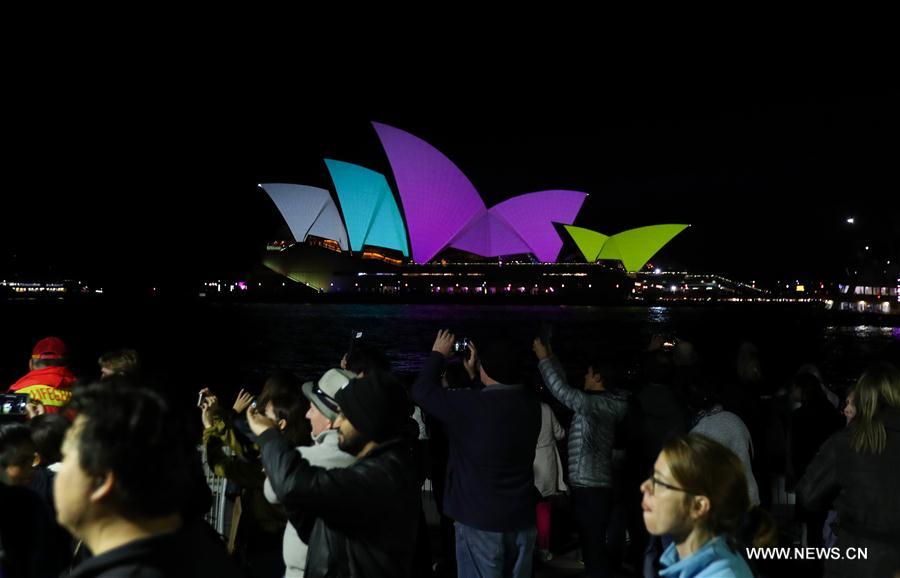 Australie : spectacle de lumières de l'Opéra de Sydney