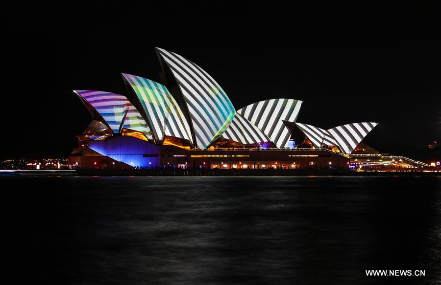 Australie : spectacle de lumières de l'Opéra de Sydney