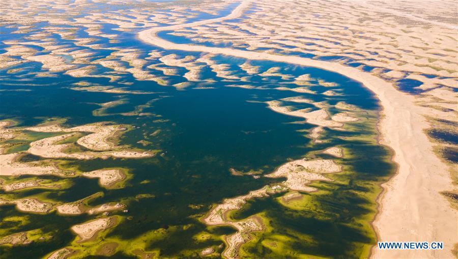 Mongolie intérieure : la zone humide du désert de Kubuqi vue du ciel 